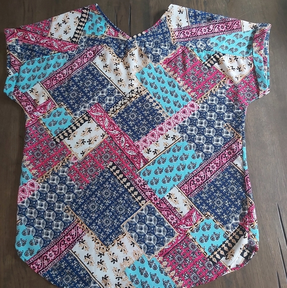 patchwork blouse. - Picture 2 of 5